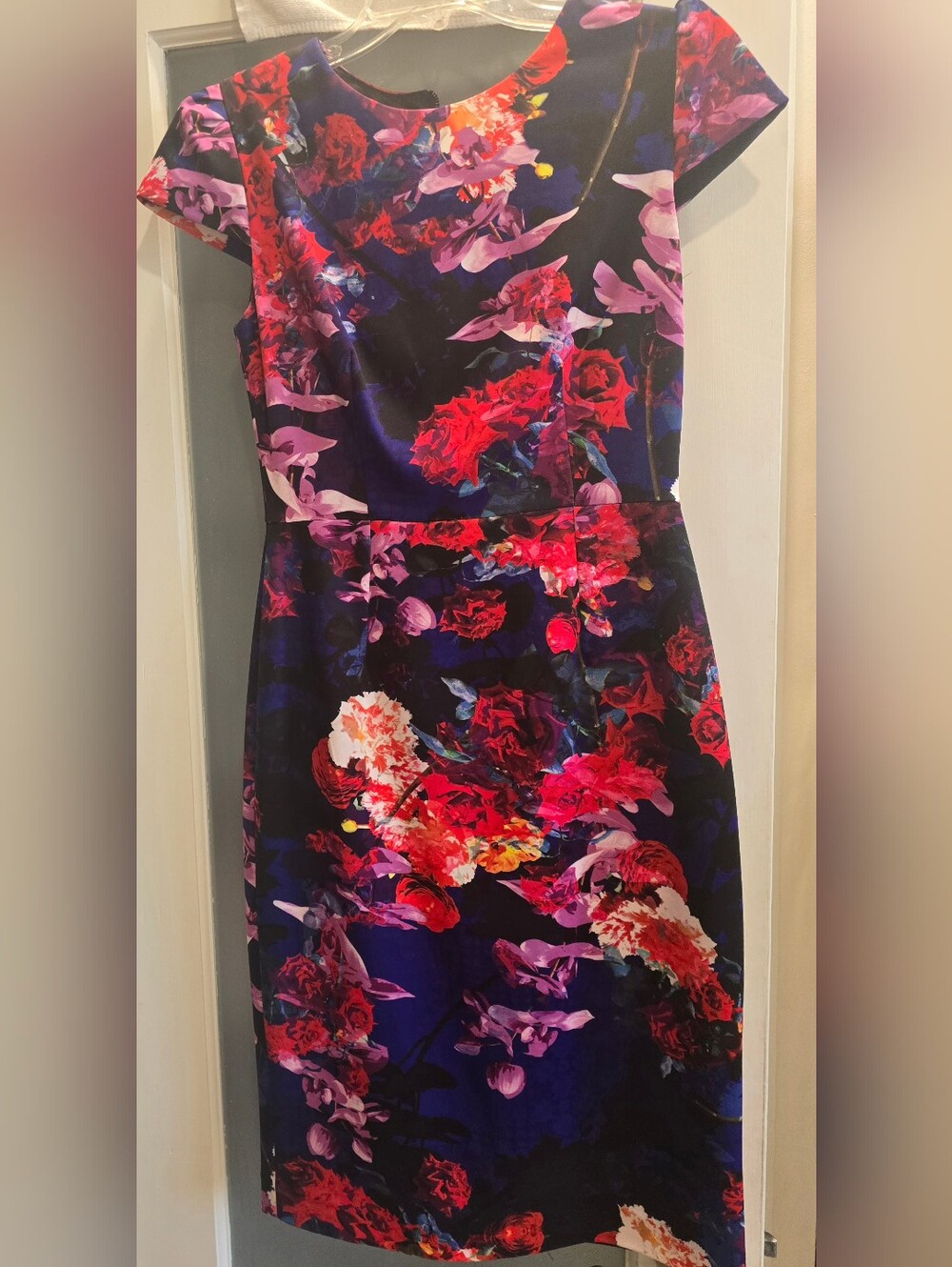 Betsey Johnson Bold Floral Multicolor Rose Pencil-Fitted Dress, Cap Sleeves,Sz:2